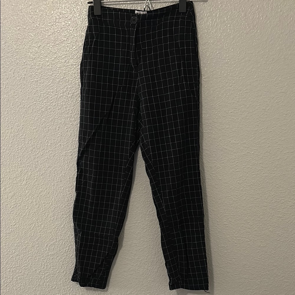 Women’s black and white checkered pants